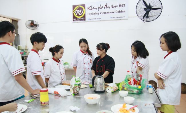 hình ảnh học viên khóa học nấu ăn gia đình 1 tại Học Món Việt